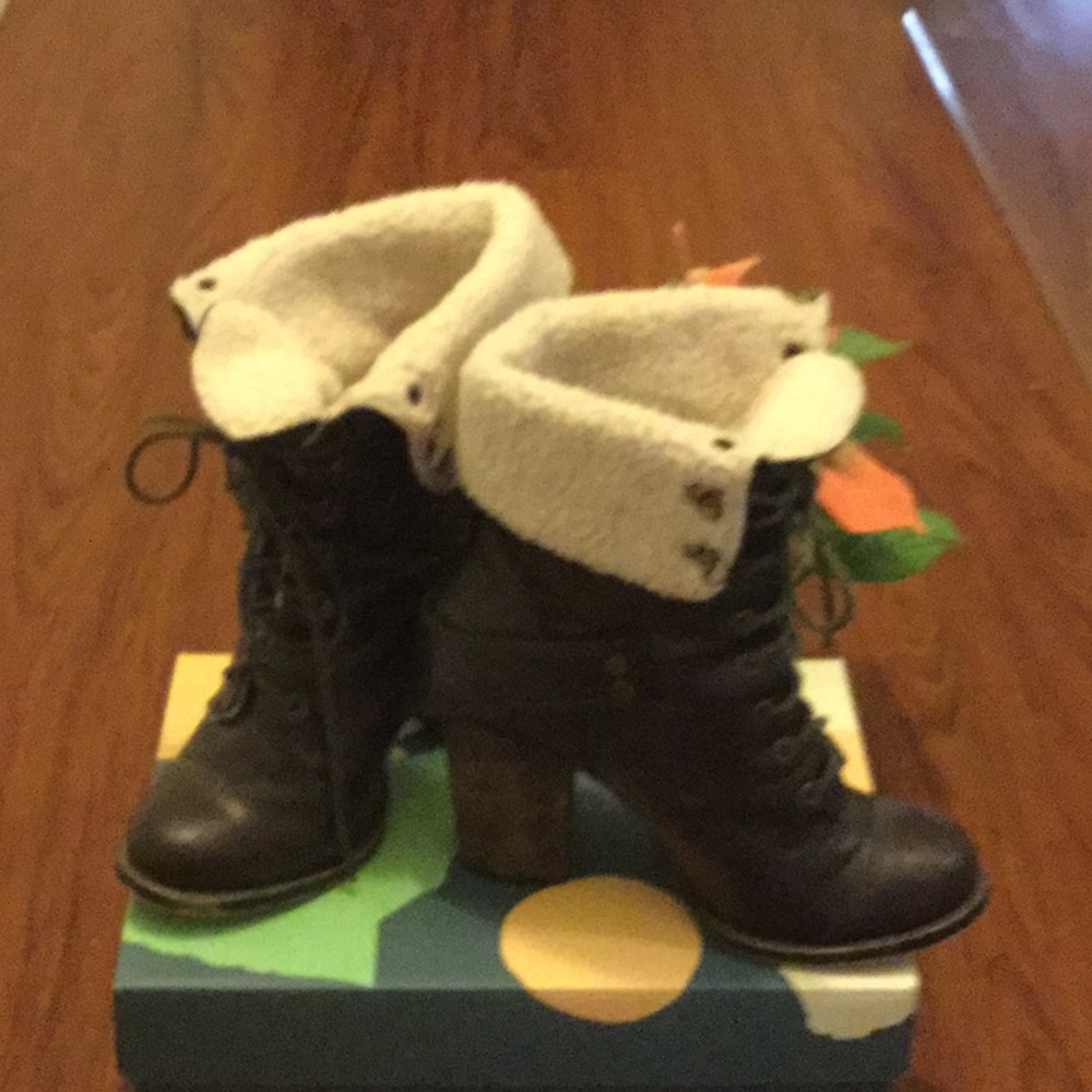 Chinese laundry Boots